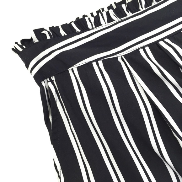 Abound Women’s Plus Paperbag Waist Shorts XXL - Picture 4 of 8